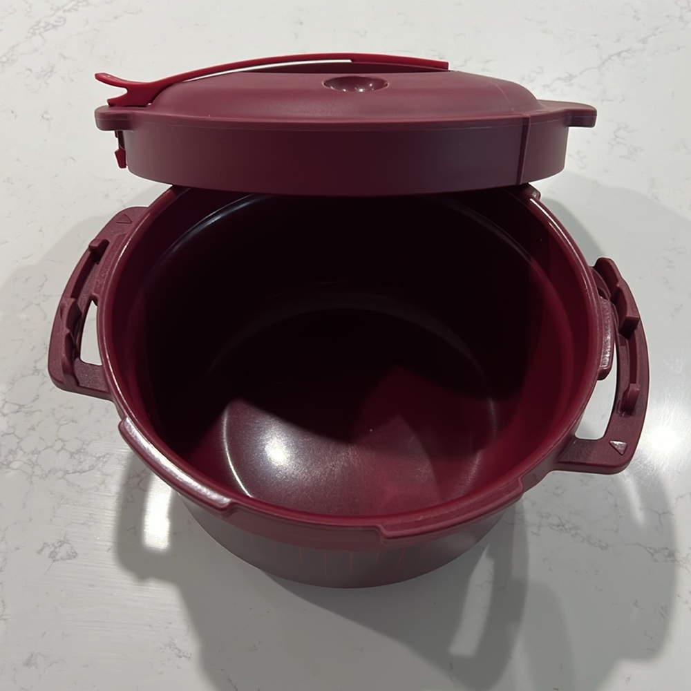 Tupperware Pressure Cooker - Picture 4 of 6